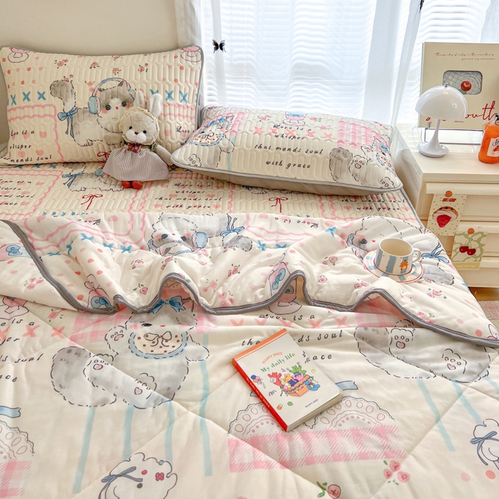 91家纺网 家纺一手货源 找家纺 柒月家居 2026新款凉感丝小清新乳胶凉席夏被四件套系列 奶盖猫咪