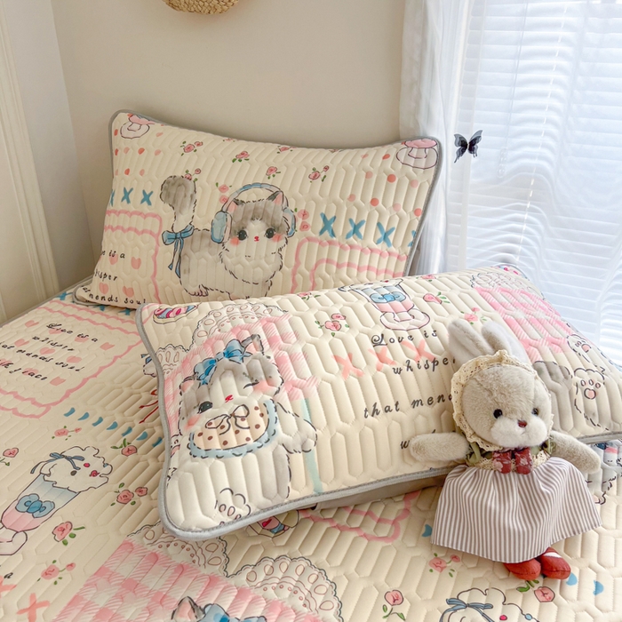 91家纺网 家纺一手货源 找家纺 柒月家居 2026新款凉感丝小清新乳胶凉席夏被四件套系列 奶盖猫咪