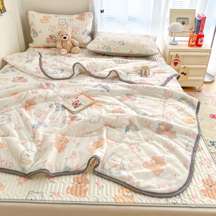 91家纺网 家纺一手货源 找家纺 柒月家居 2026新款凉感丝小清新乳胶凉席夏被四件套系列 碎花派对