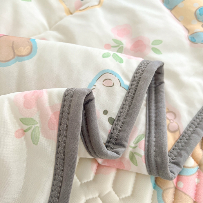 91家纺网 家纺一手货源 找家纺 柒月家居 2026新款凉感丝小清新乳胶凉席夏被四件套系列 碎花派对