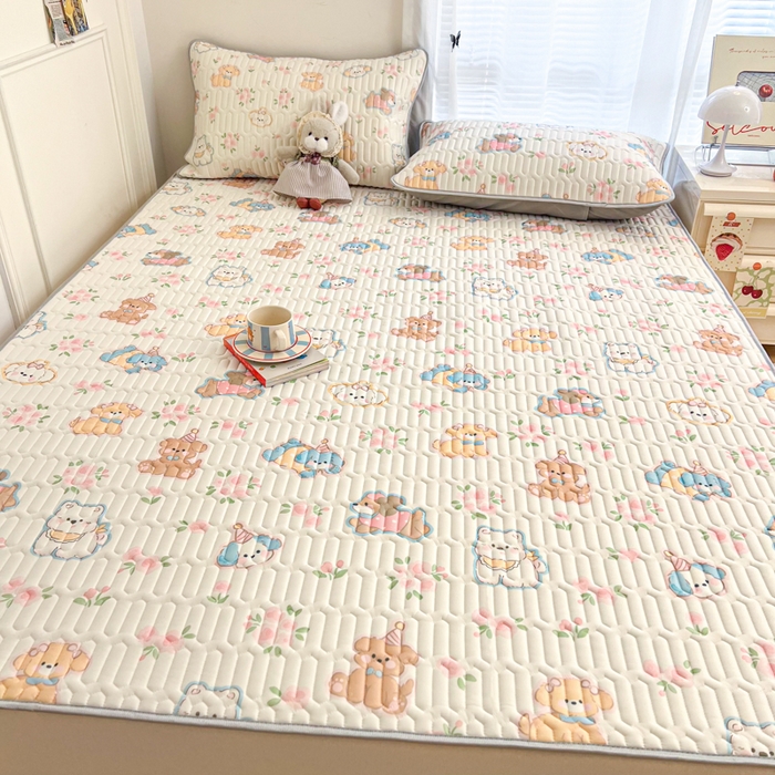 91家纺网 家纺一手货源 找家纺 柒月家居 2026新款凉感丝小清新乳胶凉席夏被四件套系列 碎花派对