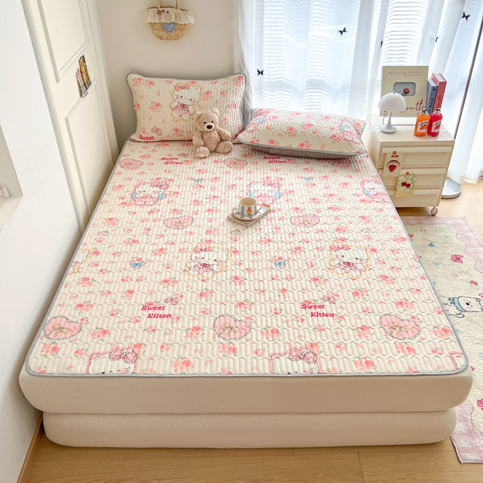 91家纺网 家纺一手货源 找家纺 柒月家居 2026新款凉感丝小清新乳胶凉席夏被四件套系列 桃桃奶猫