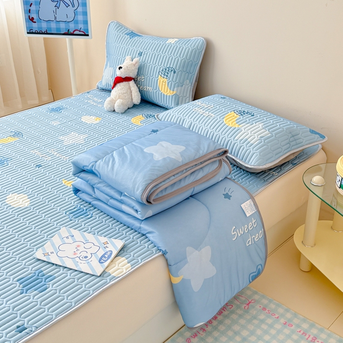 91家纺网 家纺一手货源 找家纺 柒月家居 2026新款凉感丝小清新乳胶凉席夏被四件套系列 星星月亮