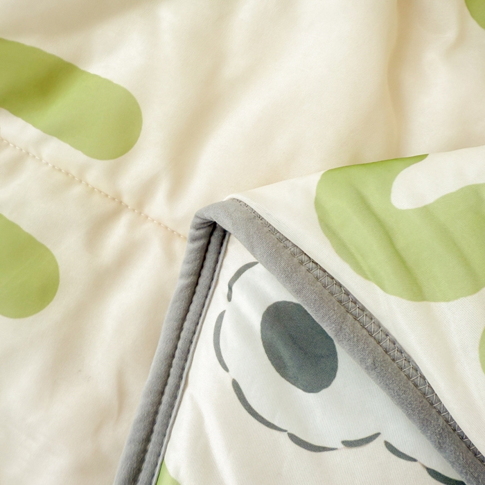 91家纺网 家纺一手货源 找家纺 柒月家居 2026新款凉感丝小清新乳胶凉席夏被四件套系列 字母小熊