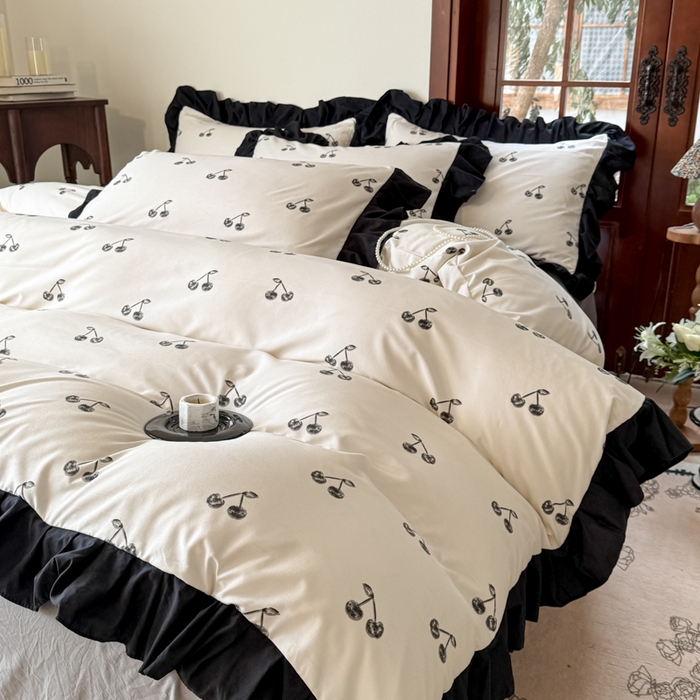 91家纺网 家纺一手货源 找家纺 晚爱家纺（原晚安家居） 2026新款法式花边水洗棉四件套赫本风韩版针织云朵棉三件套 法式风-樱桃