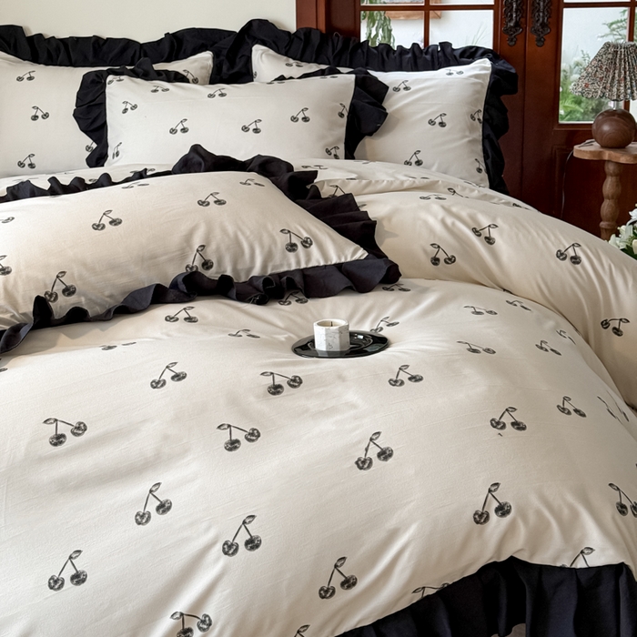 91家纺网 家纺一手货源 找家纺 晚爱家纺（原晚安家居） 2026新款法式花边水洗棉四件套赫本风韩版针织云朵棉三件套 法式风-樱桃