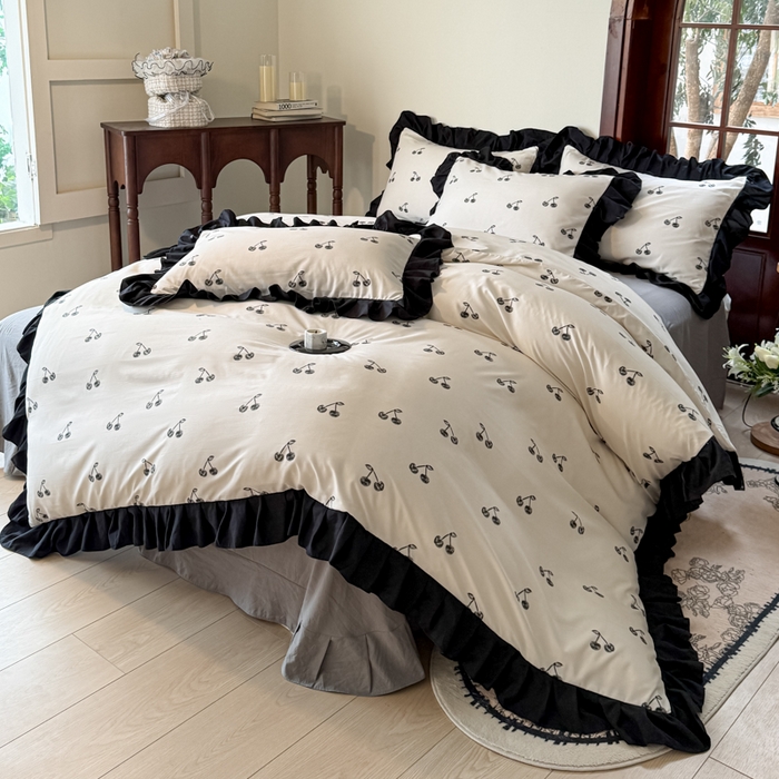 91家纺网 家纺一手货源 找家纺 晚爱家纺（原晚安家居） 2026新款法式花边水洗棉四件套赫本风韩版针织云朵棉三件套 法式风-樱桃