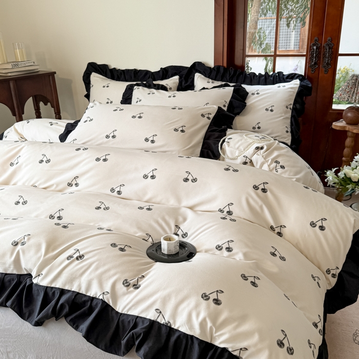 91家纺网 家纺一手货源 找家纺 晚爱家纺（原晚安家居） 2026新款法式花边水洗棉四件套赫本风韩版针织云朵棉三件套 法式风-樱桃