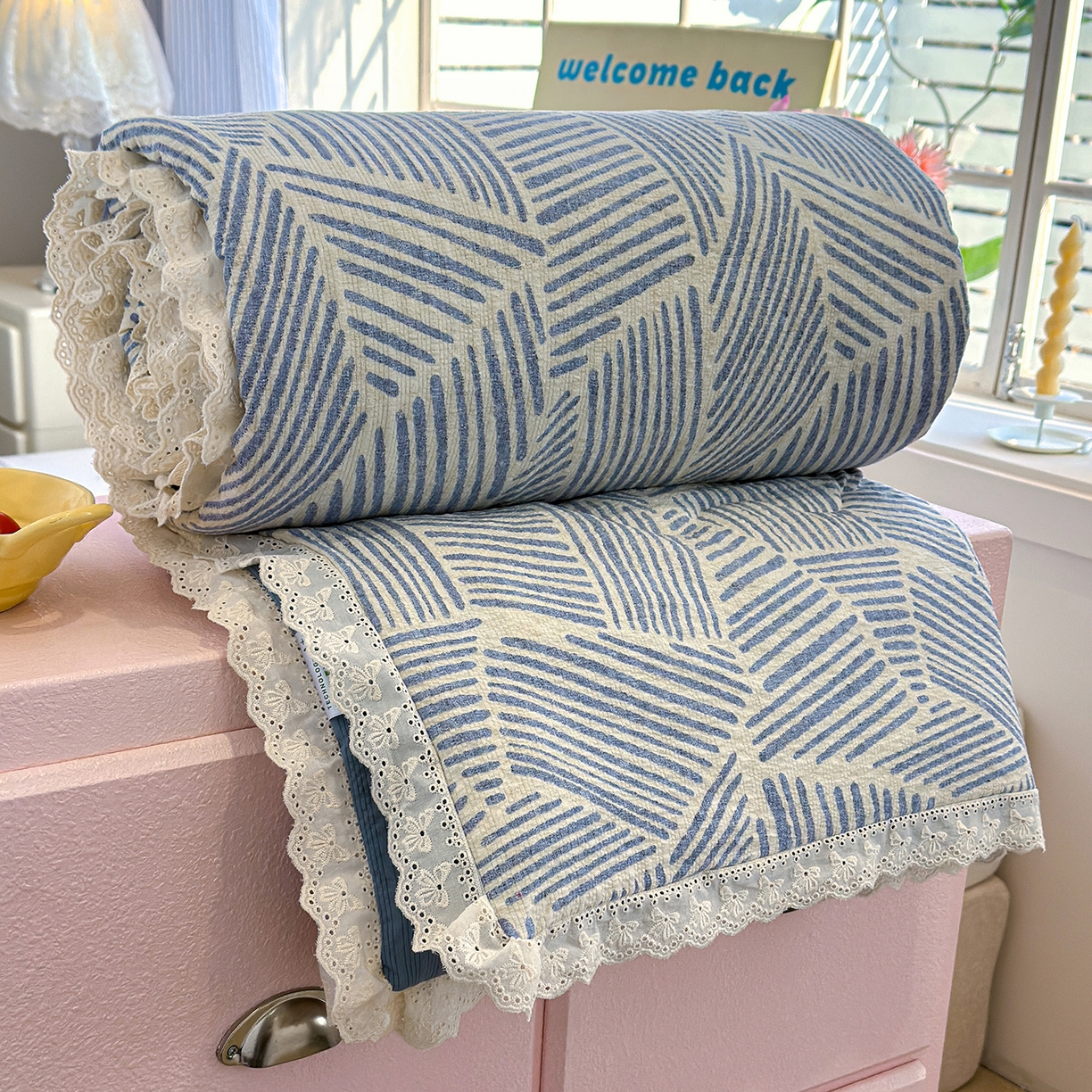 91家纺网 家纺一手货源 找家纺 弗苓家纺 2026新款高克重泡芙棉花边款夏被夏凉被空调被四件套小红书推荐-风格二 浅川纹