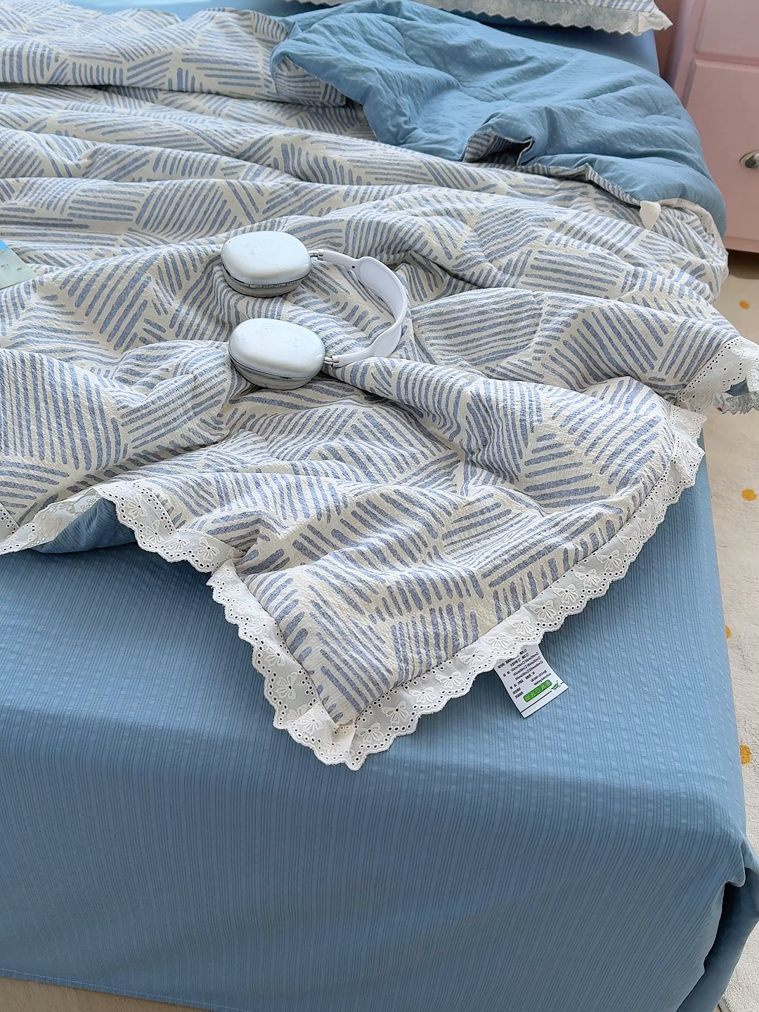 91家纺网 家纺一手货源 找家纺 弗苓家纺 2026新款高克重泡芙棉花边款夏被夏凉被空调被四件套小红书推荐-风格二 浅川纹