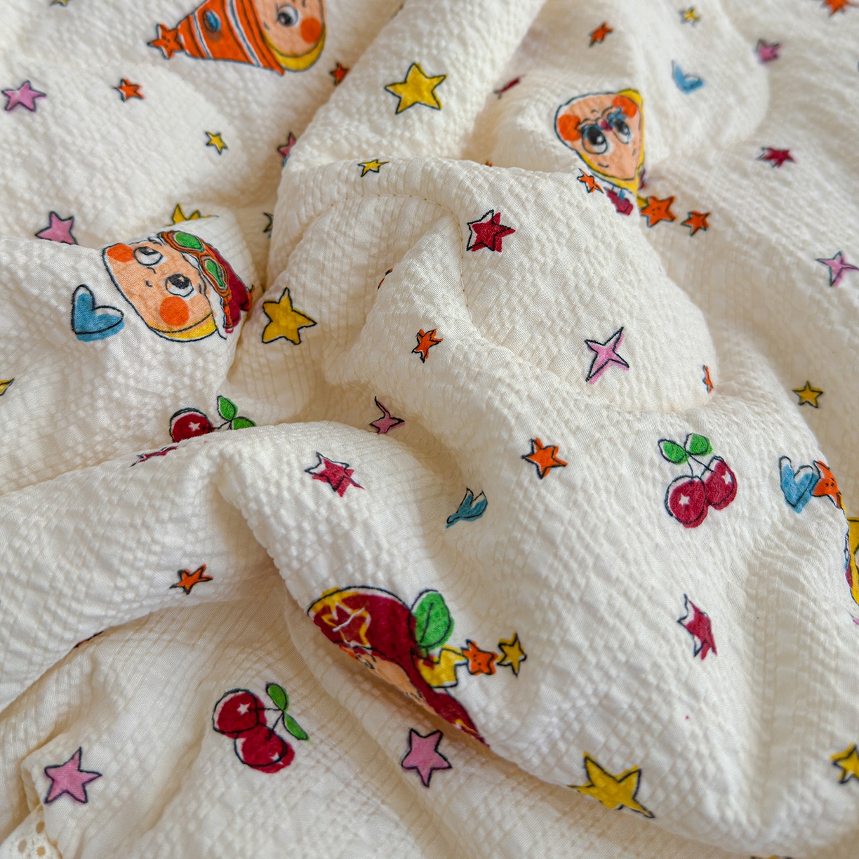 91家纺网 家纺一手货源 找家纺 弗苓家纺 2026新款高克重泡芙棉花边款夏被夏凉被空调被四件套小红书推荐-风格二 旧街星星