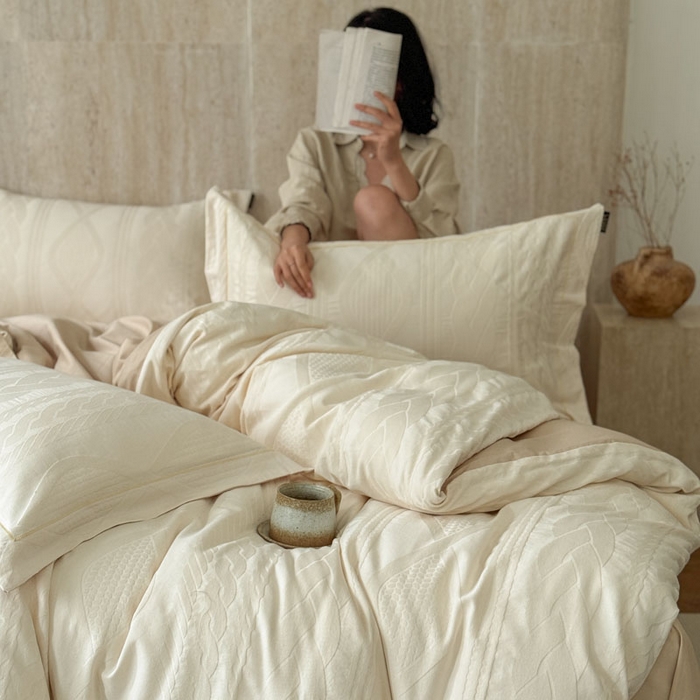 91家纺网 家纺一手货源 找家纺 莱豫家纺 2026春夏新款长绒棉全棉纯棉水洗浮雕提花四件套 简意