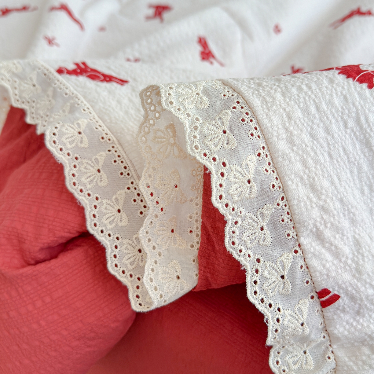 91家纺网 家纺一手货源 找家纺 弗苓家纺 2026新款高克重泡芙棉花边款夏被夏凉被空调被四件套小红书推荐-风格二 马上有钱