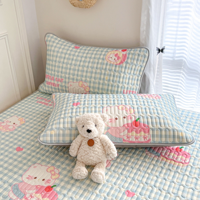 91家纺网 家纺一手货源 找家纺 柒月家居 2026新款凉感丝小清新乳胶凉席 蓝格甜猫