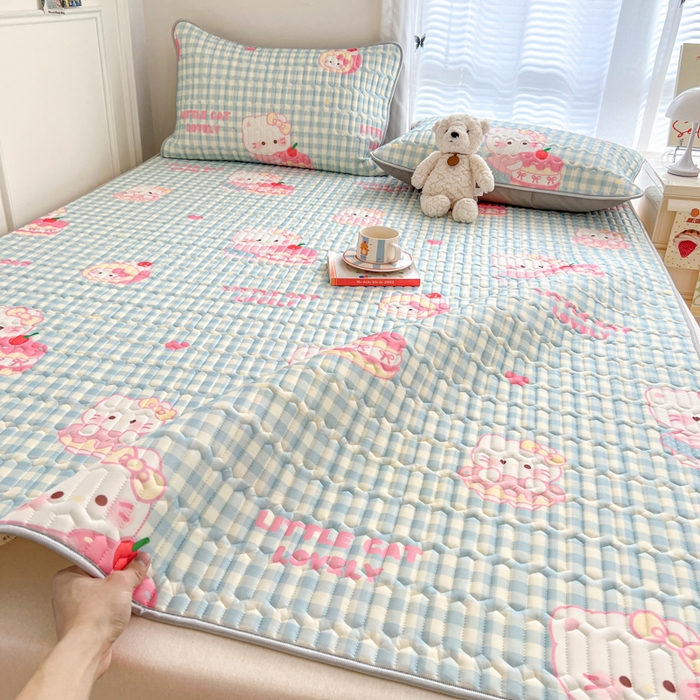 91家纺网 家纺一手货源 找家纺 柒月家居 2026新款凉感丝小清新乳胶凉席 蓝格甜猫