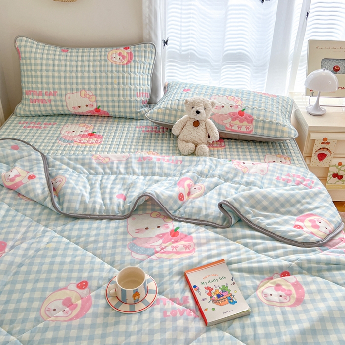 91家纺网 家纺一手货源 找家纺 柒月家居 2026新款凉感丝小清新乳胶凉席 蓝格甜猫