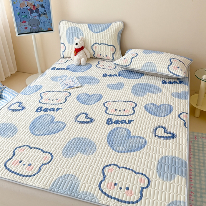 91家纺网 家纺一手货源 找家纺 柒月家居 2026新款凉感丝小清新乳胶凉席 爱心小熊