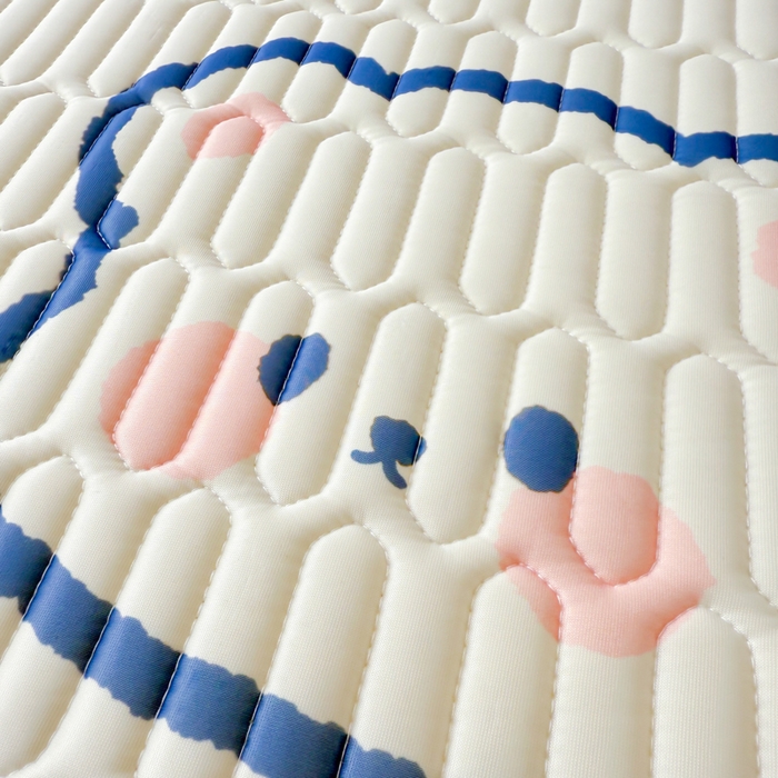 91家纺网 家纺一手货源 找家纺 柒月家居 2026新款凉感丝小清新乳胶凉席 爱心小熊