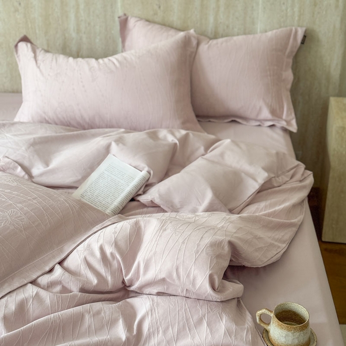 91家纺网 家纺一手货源 找家纺 莱豫家纺 2026春夏新款长绒棉全棉纯棉水洗浮雕提花四件套 米娅紫