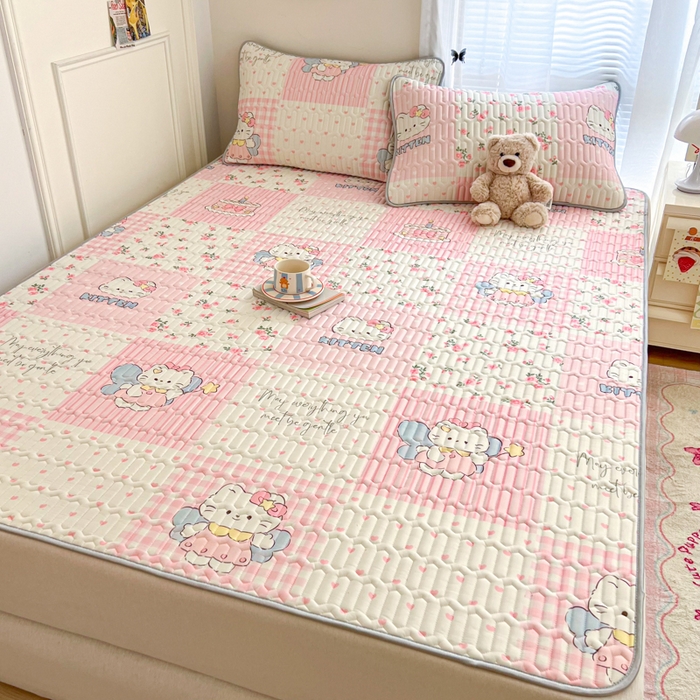 91家纺网 家纺一手货源 找家纺 柒月家居 2026新款凉感丝小清新乳胶凉席 粉格凯蒂