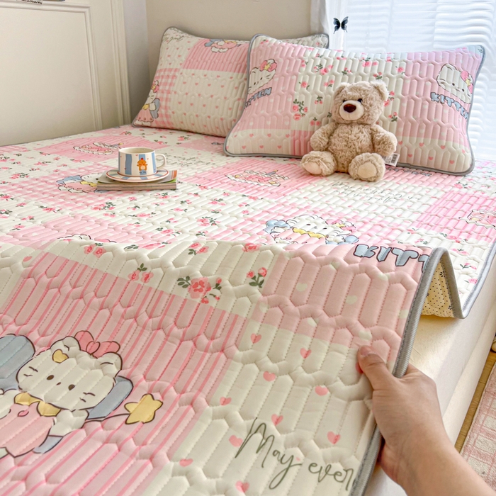 91家纺网 家纺一手货源 找家纺 柒月家居 2026新款凉感丝小清新乳胶凉席 粉格凯蒂