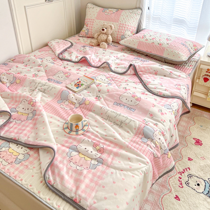 91家纺网 家纺一手货源 找家纺 柒月家居 2026新款凉感丝小清新乳胶凉席 粉格凯蒂