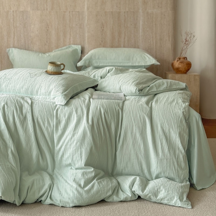 91家纺网 家纺一手货源 找家纺 莱豫家纺 2026春夏新款长绒棉全棉纯棉水洗浮雕提花四件套 佩里水绿