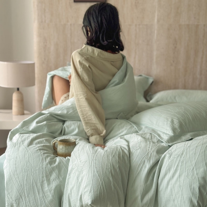 91家纺网 家纺一手货源 找家纺 莱豫家纺 2026春夏新款长绒棉全棉纯棉水洗浮雕提花四件套 佩里水绿