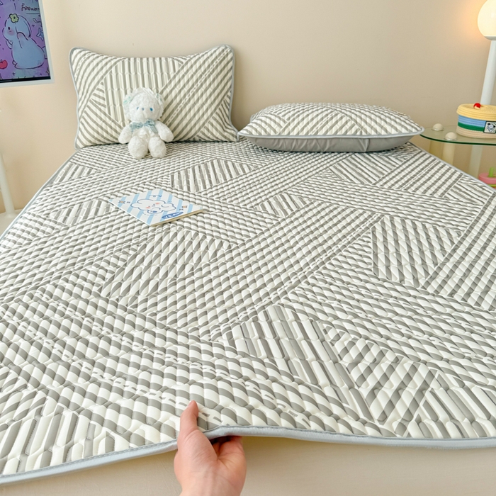 91家纺网 家纺一手货源 找家纺 柒月家居 2026新款凉感丝小清新乳胶凉席 格调