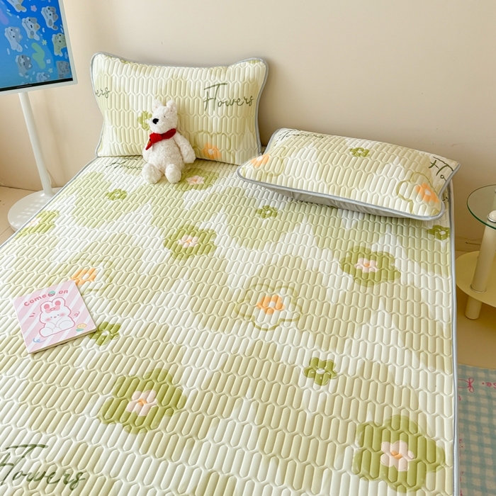 91家纺网 家纺一手货源 找家纺 柒月家居 2026新款凉感丝小清新乳胶凉席 花季