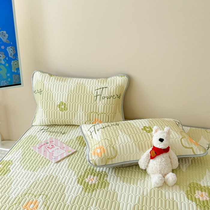 91家纺网 家纺一手货源 找家纺 柒月家居 2026新款凉感丝小清新乳胶凉席 花季