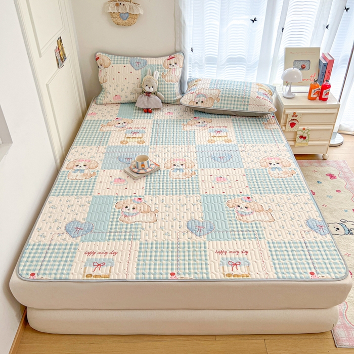 91家纺网 家纺一手货源 找家纺 柒月家居 2026新款凉感丝小清新乳胶凉席 蓝块汪仔