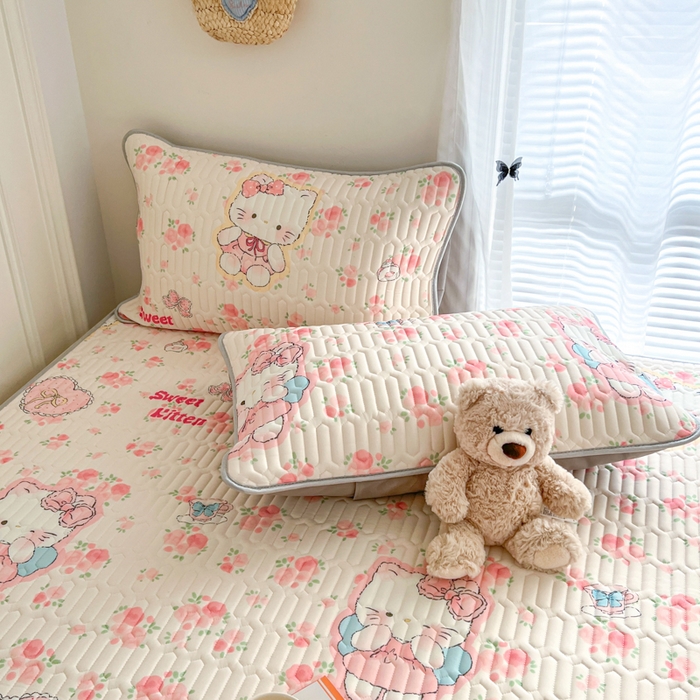 91家纺网 家纺一手货源 找家纺 柒月家居 2026新款凉感丝小清新乳胶凉席 桃桃奶猫