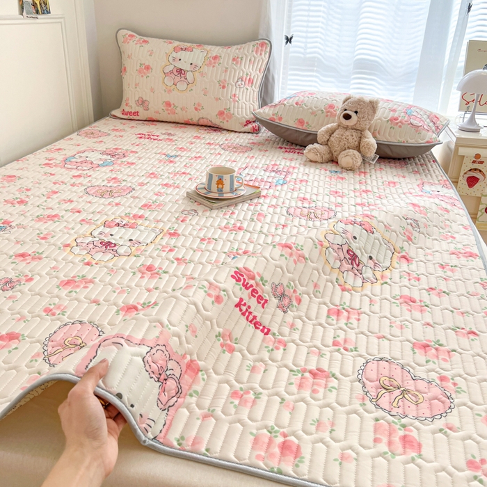 91家纺网 家纺一手货源 找家纺 柒月家居 2026新款凉感丝小清新乳胶凉席 桃桃奶猫