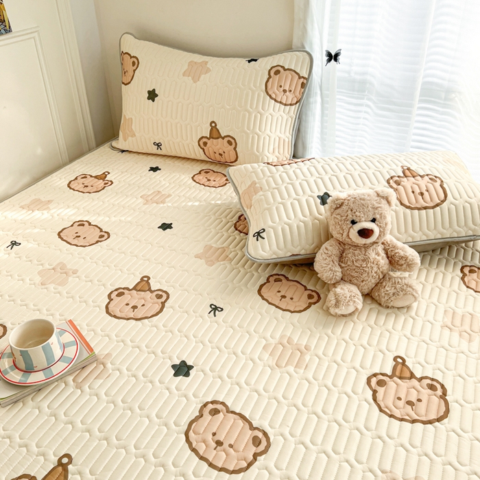 91家纺网 家纺一手货源 找家纺 柒月家居 2026新款凉感丝小清新乳胶凉席 星梦小熊