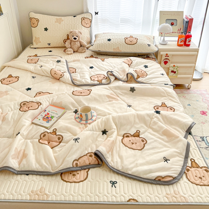 91家纺网 家纺一手货源 找家纺 柒月家居 2026新款凉感丝小清新乳胶凉席 星梦小熊