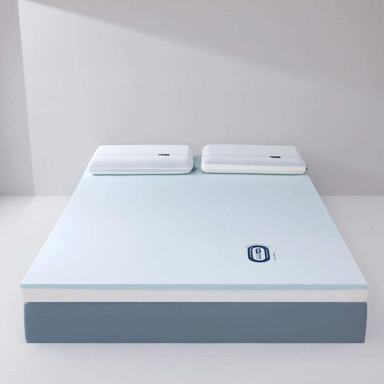 91家纺网 家纺一手货源 找家纺 栩裕纺织 2026新品【某朵同款】星级酒店慢回弹记忆棉床垫 支持定做特殊尺寸 白色