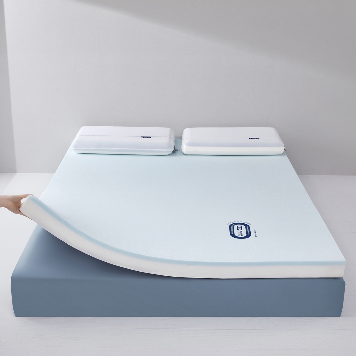 91家纺网 家纺一手货源 找家纺 栩裕纺织 2026新品【某朵同款】星级酒店慢回弹记忆棉床垫 支持定做特殊尺寸 白色