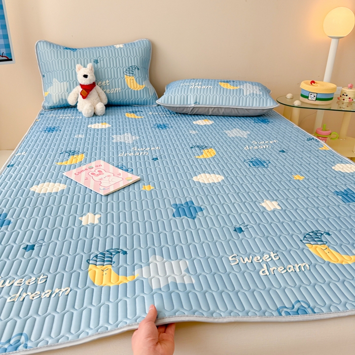 91家纺网 家纺一手货源 找家纺 柒月家居 2026新款凉感丝小清新乳胶凉席 星星月亮