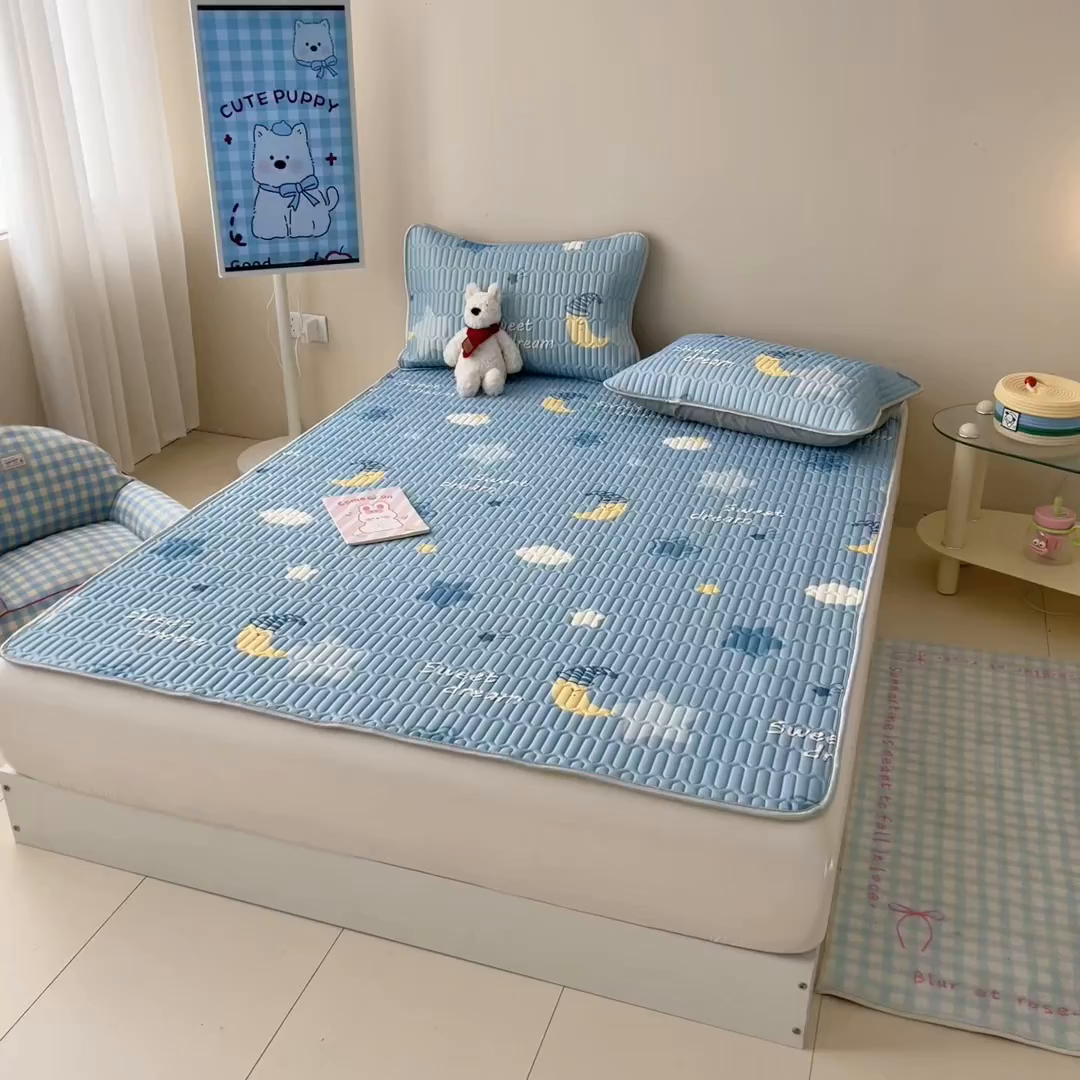 91家纺网 家纺一手货源 找家纺 柒月家居 2026新款凉感丝小清新乳胶凉席 星星月亮