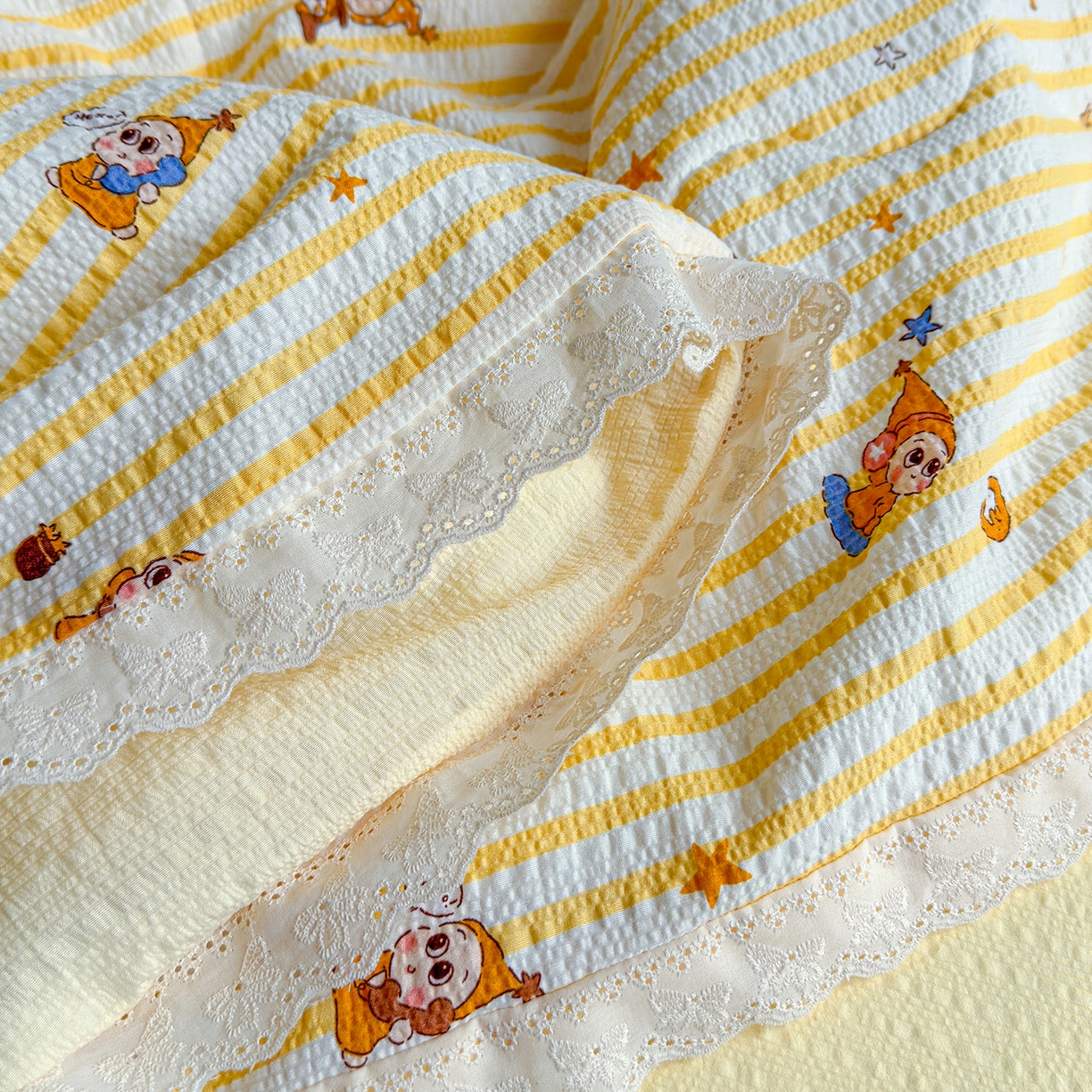 91家纺网 家纺一手货源 找家纺 弗苓家纺 2026新款高克重泡芙棉花边款夏被夏凉被空调被四件套小红书推荐-风格二 条纹星