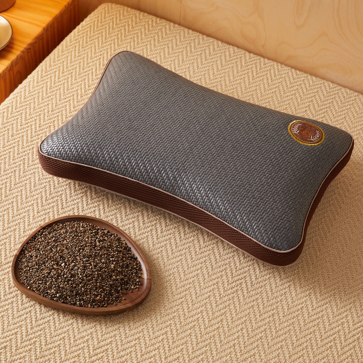 91家纺网 家纺一手货源 找家纺 缦吉 2026新款PE豆豆双面荞麦枕头 灰色