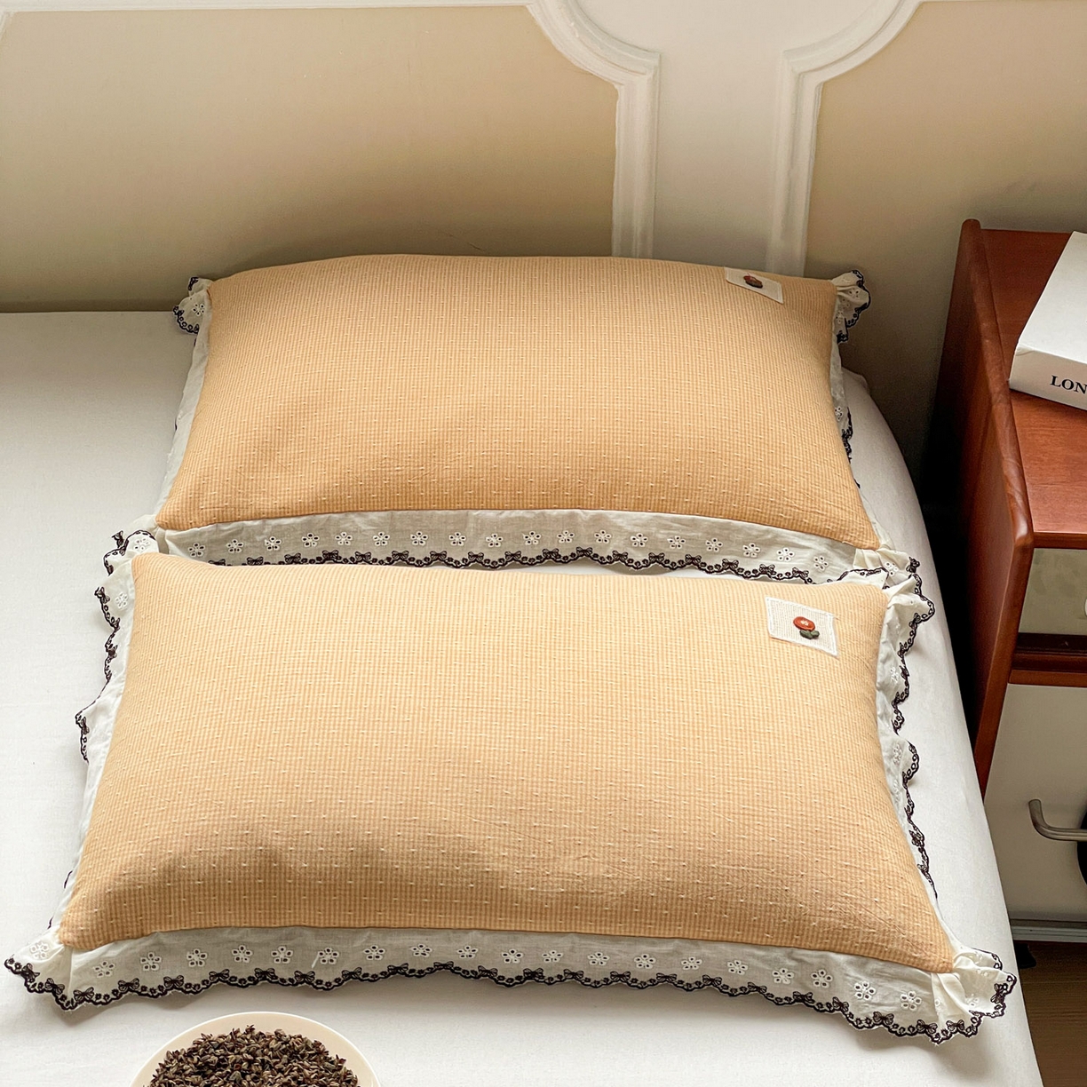 91家纺网 家纺一手货源 找家纺 梦叶草 2026新款全棉马卡龙蕾丝荞麦枕法式风枕枕头枕芯 马卡龙蕾丝荞麦枕-橙色
