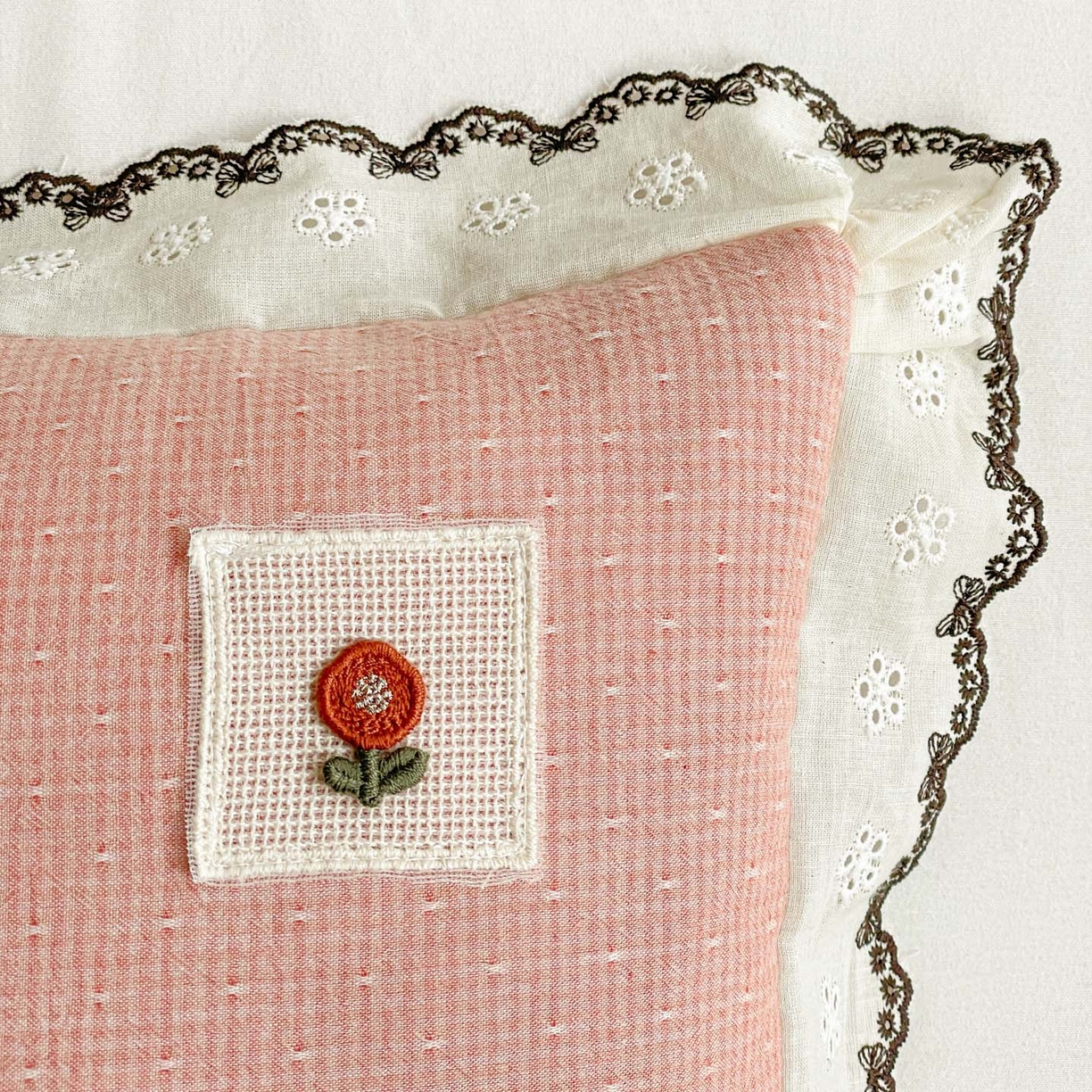 91家纺网 家纺一手货源 找家纺 梦叶草 2026新款全棉马卡龙蕾丝荞麦枕法式风枕枕头枕芯 马卡龙蕾丝荞麦枕-粉色