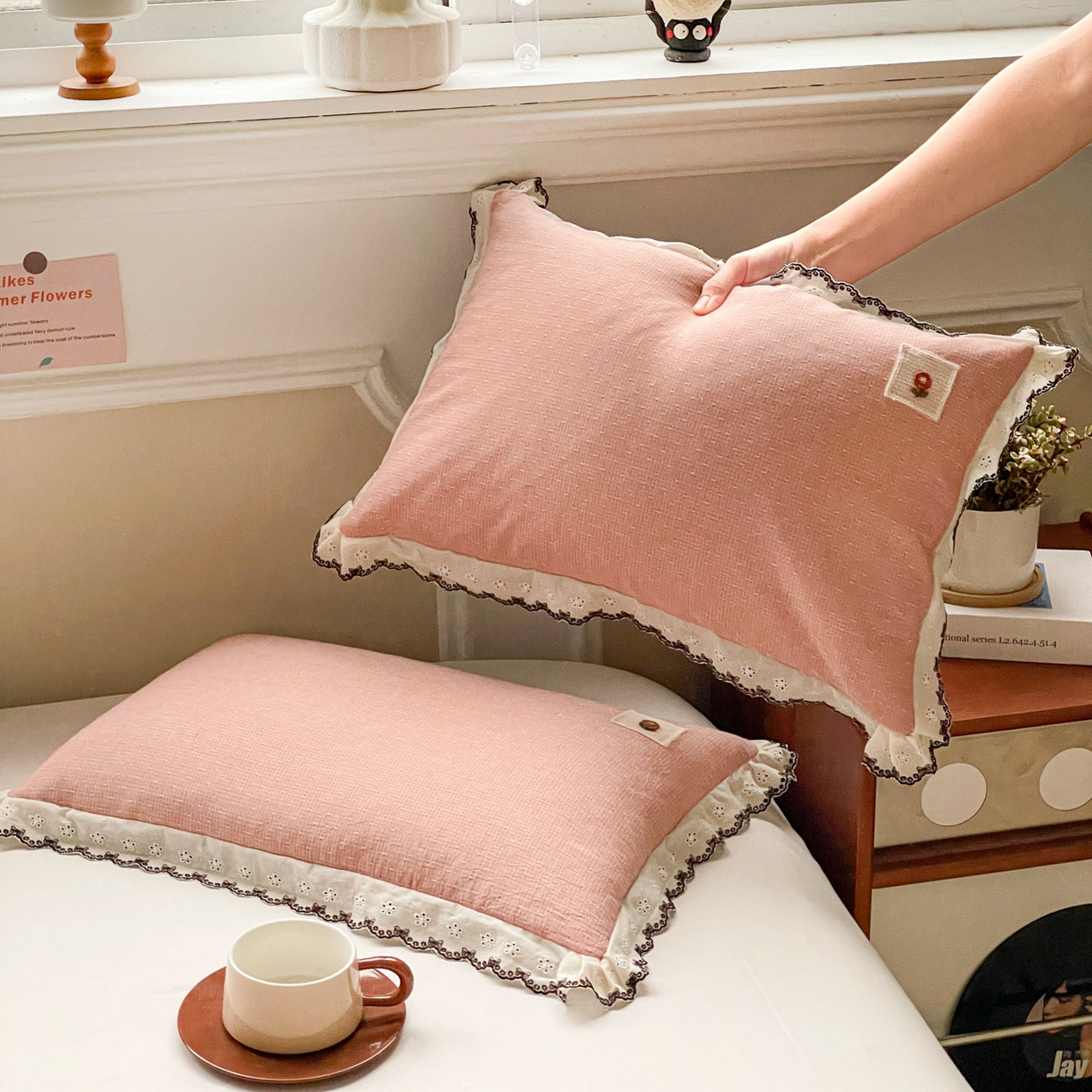 91家纺网 家纺一手货源 找家纺 梦叶草 2026新款全棉马卡龙蕾丝荞麦枕法式风枕枕头枕芯 马卡龙蕾丝荞麦枕-粉色