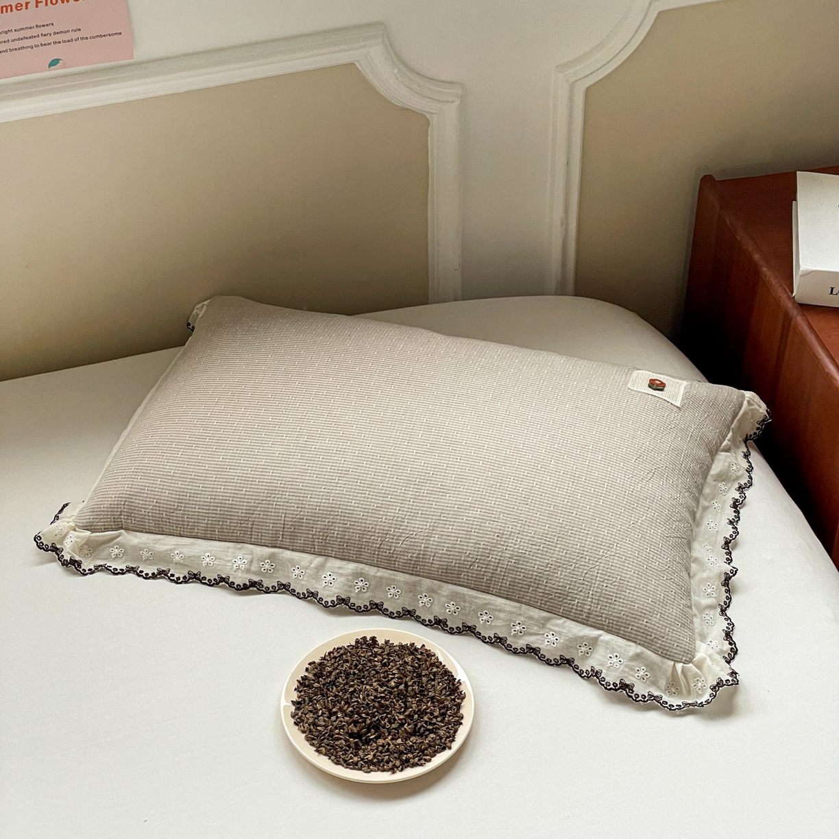 91家纺网 家纺一手货源 找家纺 梦叶草 2026新款全棉马卡龙蕾丝荞麦枕法式风枕枕头枕芯 马卡龙蕾丝荞麦枕-灰色