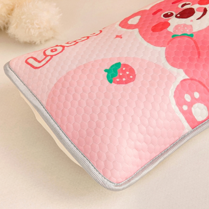 91家纺网 家纺一手货源 找家纺 富馨莱 2026新款儿童幼儿园凉豆豆枕套单枕套枕套单件 草莓小熊