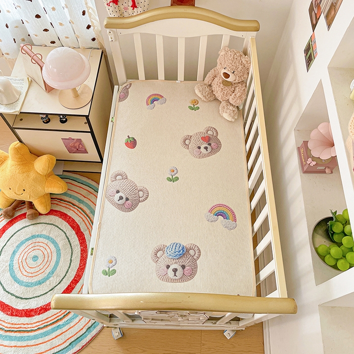 91家纺网 家纺一手货源 找家纺 富馨莱 2026新款幼儿园古藤席冰丝席双面可用儿童凉席双面凉感 彩虹熊