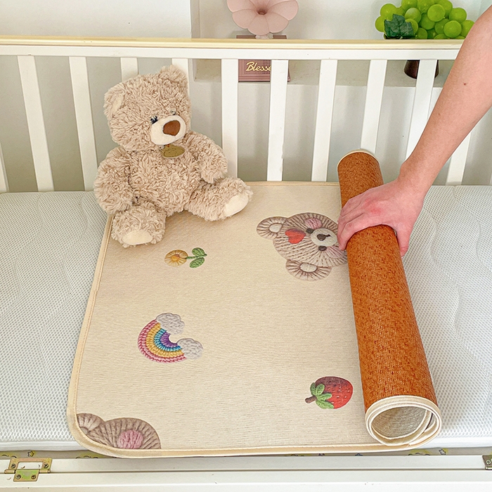 91家纺网 家纺一手货源 找家纺 富馨莱 2026新款幼儿园古藤席冰丝席双面可用儿童凉席双面凉感 彩虹熊