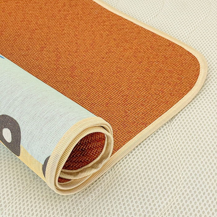 91家纺网 家纺一手货源 找家纺 富馨莱 2026新款幼儿园古藤席冰丝席双面可用儿童凉席双面凉感 开心车队